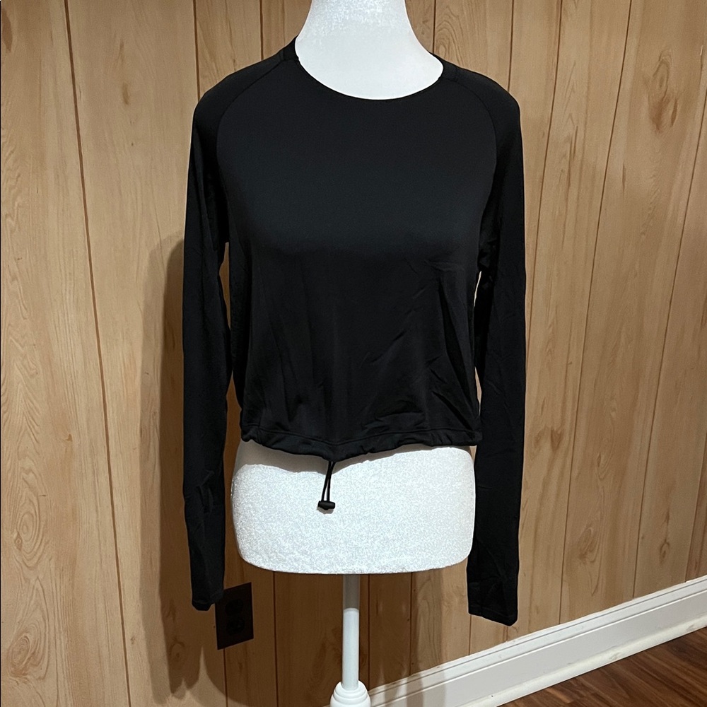 GYMSHARK Black Long Sleeved athletic Top for Women . Size Medium